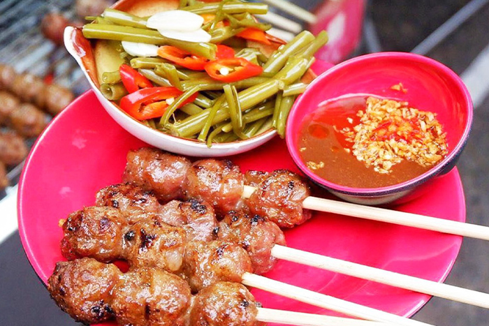 Nem nướng Cái Răng (Grilled Pork Rolls)